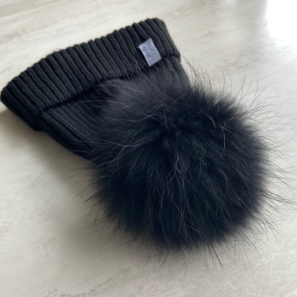 VELVET CAVIAR Pom Pom Toque - Picture 9 of 9